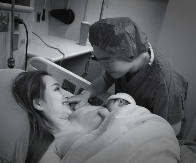 Diễm Hương đón con chung với chồng Việt kiều hồi tháng 11/2025.