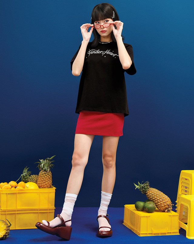 Giày đế xuồng, 'cầu nối' giữa thoải mái và sành điệu - Ảnh 1.