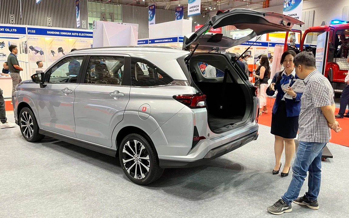 Xe MPV máy xăng dưới 700 triệu tại Việt Nam 'đua' giảm giá, làm mới mẫu mã- Ảnh 2.