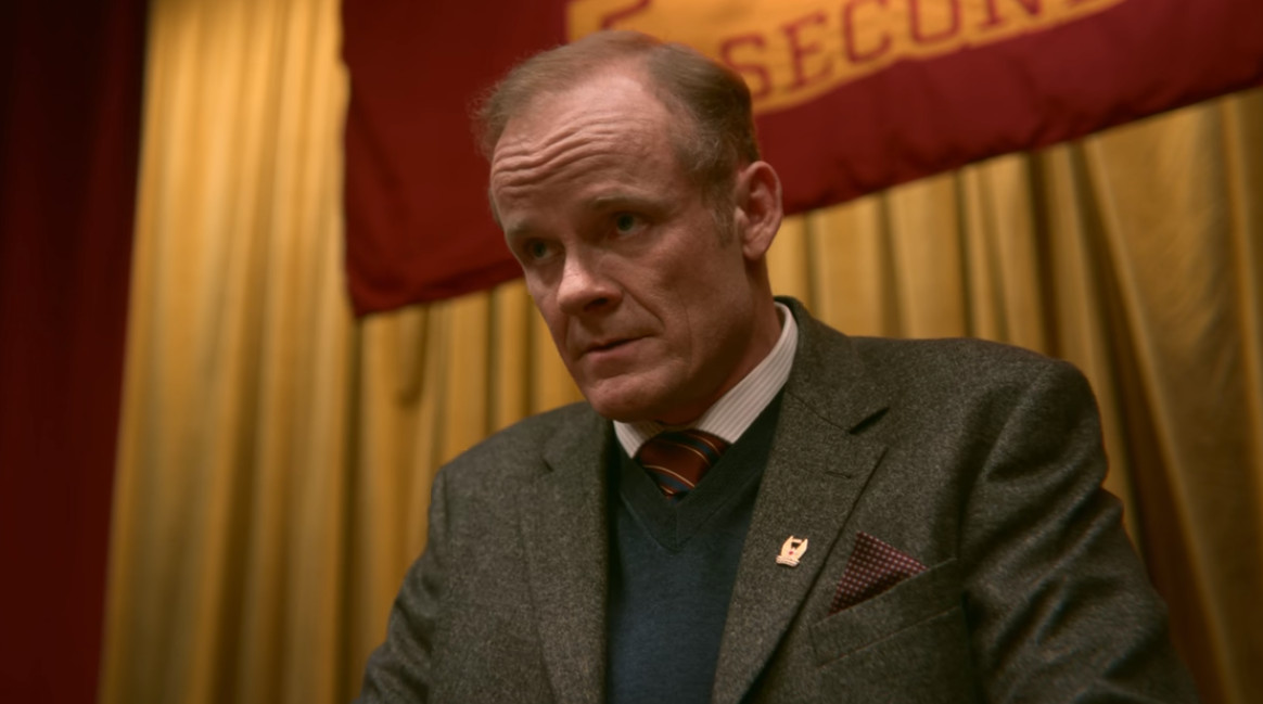 Xem phim Sex Education, tôi không quên được người thầy cứng nhắc nhưng đầy cảm xúc, khiến học sinh vừa sợ vừa thương- Ảnh 1. Xem phim Sex Education, tôi không quên được người thầy cứng nhắc nhưng đầy cảm xúc, khiến học sinh vừa sợ vừa thương- Ảnh 1.