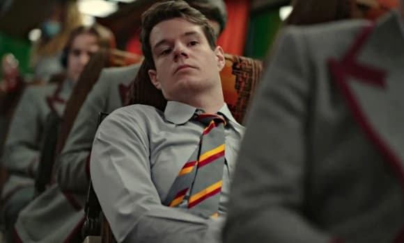 Sex Education, cách nuôi dạy con, giáo dục giới tính, cỗ máy học tập