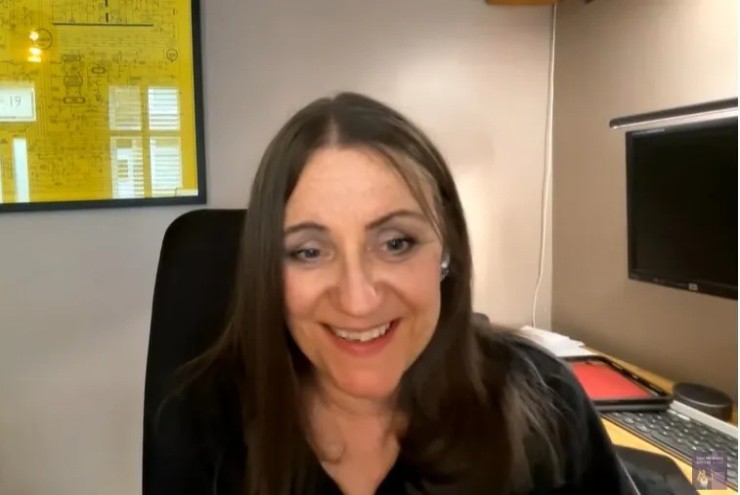 Jeannette phát hiện ra người cha 88 tuổi của mình có một người con trai bí mật.