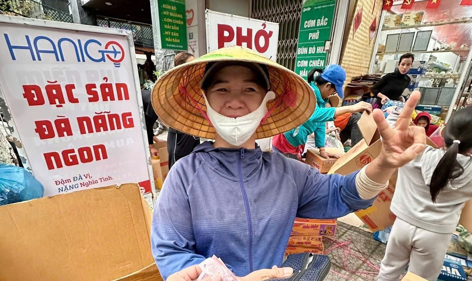 Xúc động với tấm lòng của người Đà Nẵng gửi đồng bào vùng lũ Đắk Lắk- Ảnh 1.