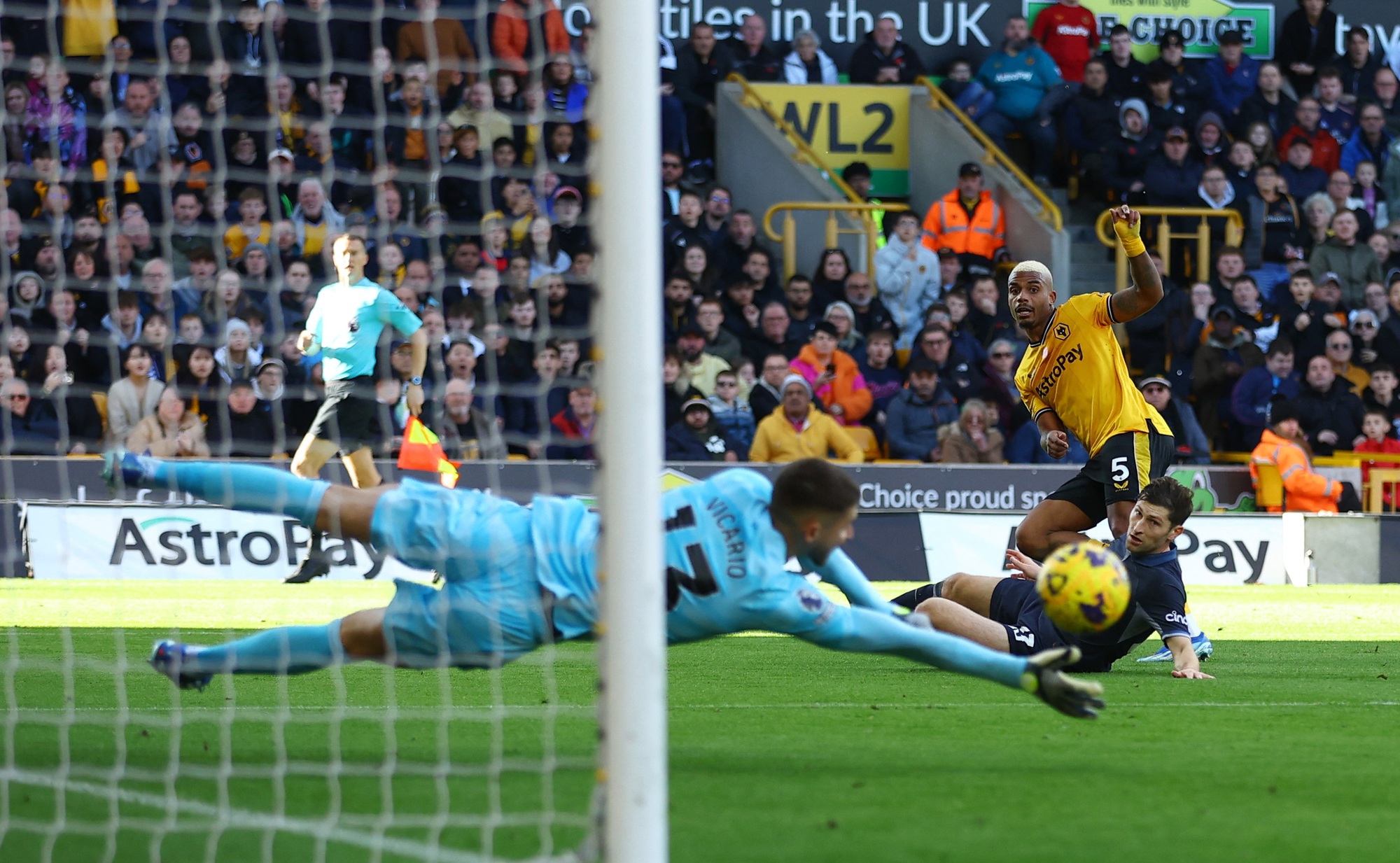 Ý loại 3 ngôi sao, triệu tập cầu thủ dính án cá cược- Ảnh 3.