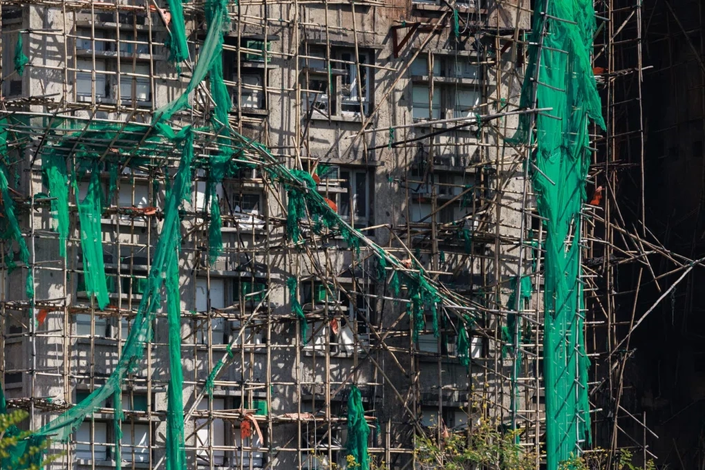 Yếu tố có thể đã làm gia tăng thương vong trong vụ cháy chung cư Hong Kong - 1