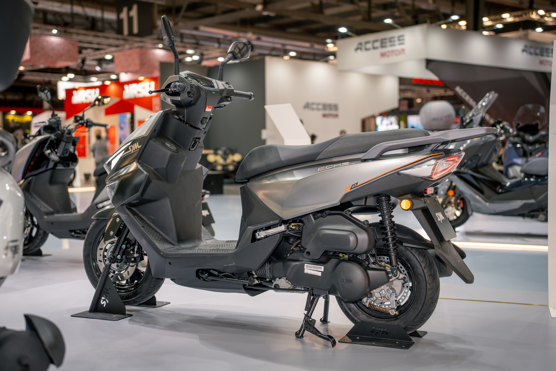 'Ông hoàng xe ga' 125cc ra mắt: trang bị hiện đại, tiêu thụ 1,9L/100 km thách thức Honda Air Blade- Ảnh 2.
