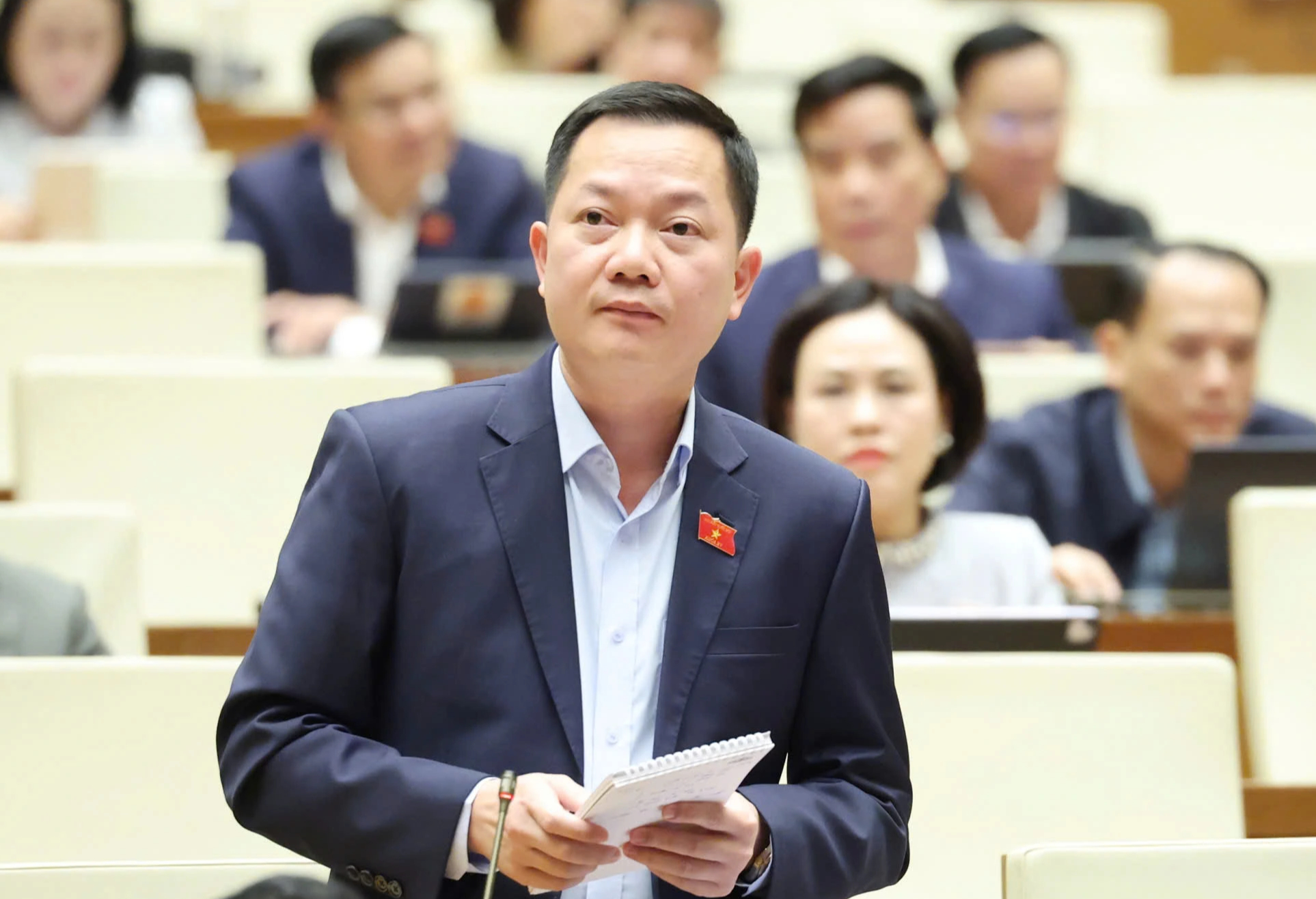 Đề xuất thuế chuyển nhượng vàng miếng: Đại biểu băn khoăn về tác động đến tiết kiệm - Ảnh 2.