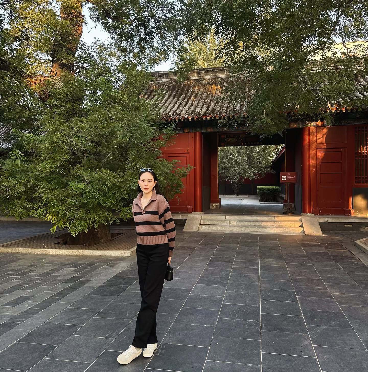 10 set đồ tối giản của nàng dâu hào môn Linh Rin: Không phô trương mà vẫn đẳng cấp chính là đây 1 10 set đồ tối giản của nàng dâu hào môn Linh Rin: Không phô trương mà vẫn đẳng cấp chính là đây - Ảnh 1.