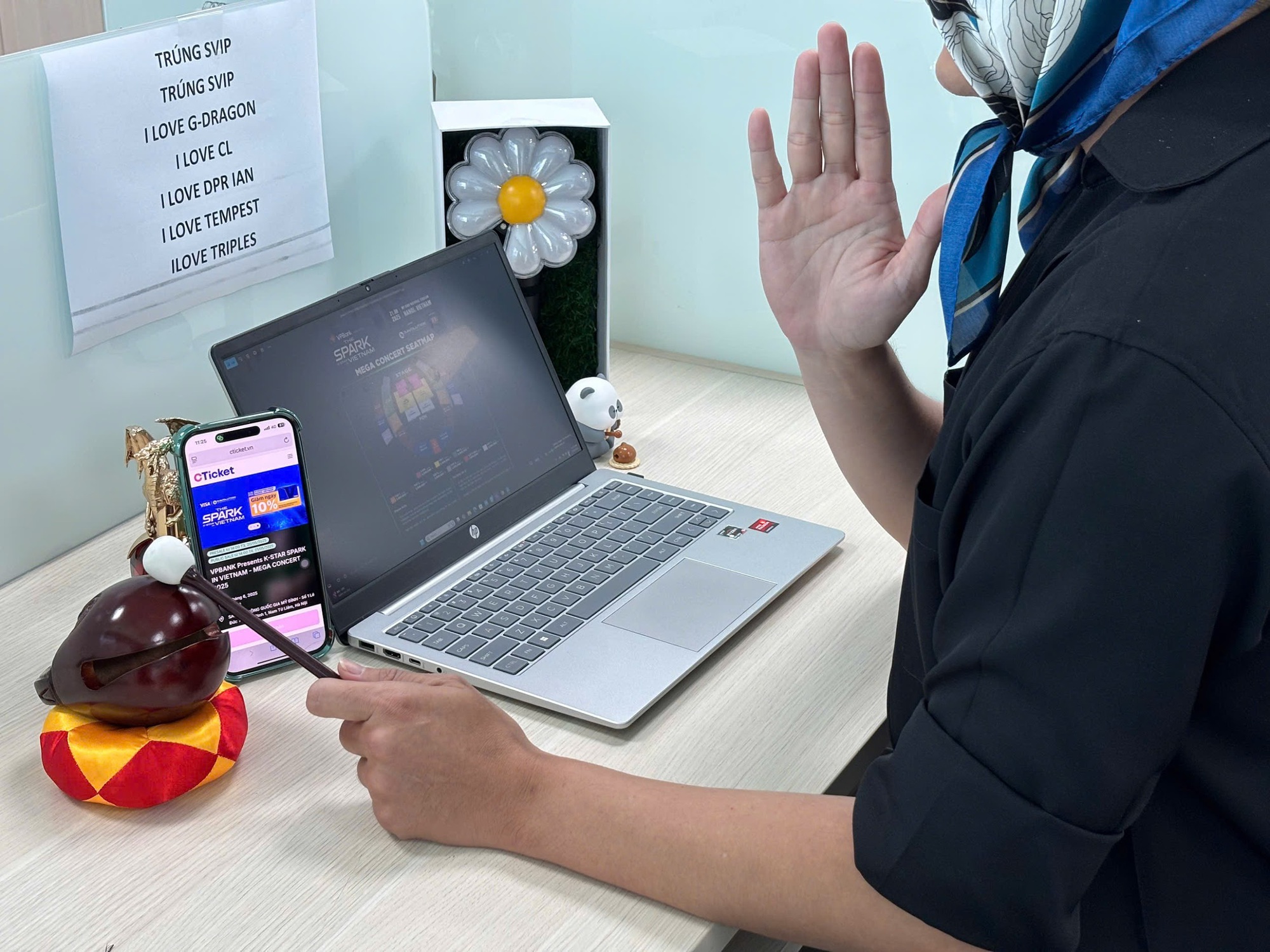 10.000 vé pre-sale xem G-Dragon “bốc hơi”, fan rủ nhau “phục thù” ngày mai- Ảnh 1.