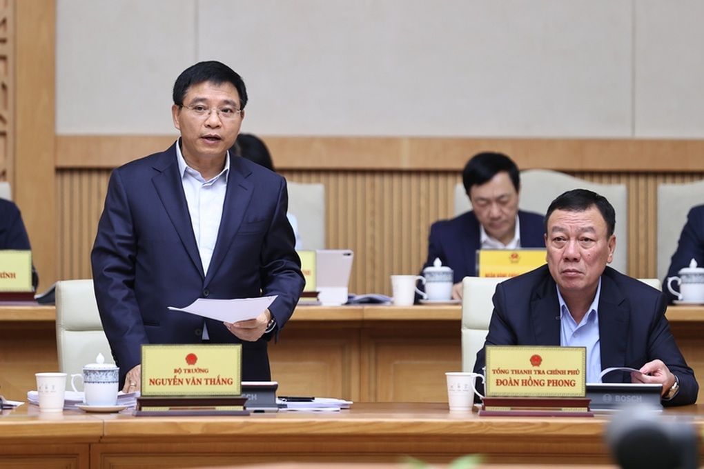 11 tháng: Thu ngân sách vượt 21% dự toán, xuất nhập khẩu bùng nổ - 1