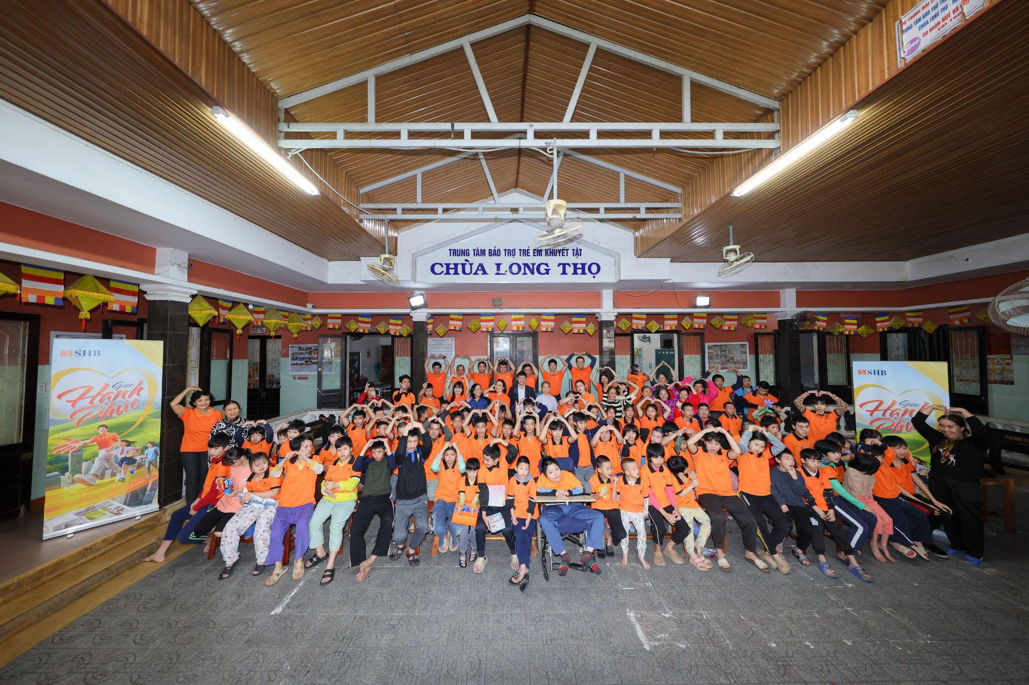 110 tâm hồn trẻ thơ và những ước mơ nhỏ trên tờ giấy nhớ- Ảnh 1. 110 tâm hồn trẻ thơ và những ước mơ nhỏ trên tờ giấy nhớ- Ảnh 1.