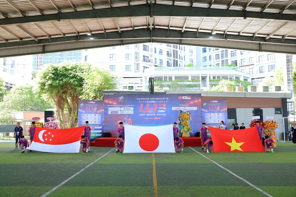 Giải bóng đá Thiếu niên Quốc tế U-13 Việt Nam – Nhật Bản lần thứ VII quy tụ 12 đội bóng tham gia. Ảnh: TV. 12-doi-tranh-tai-tai-giai-bong-da-thieu-nien-quoc-te-u-13-viet-nam-nhat-ban--2.JPG
