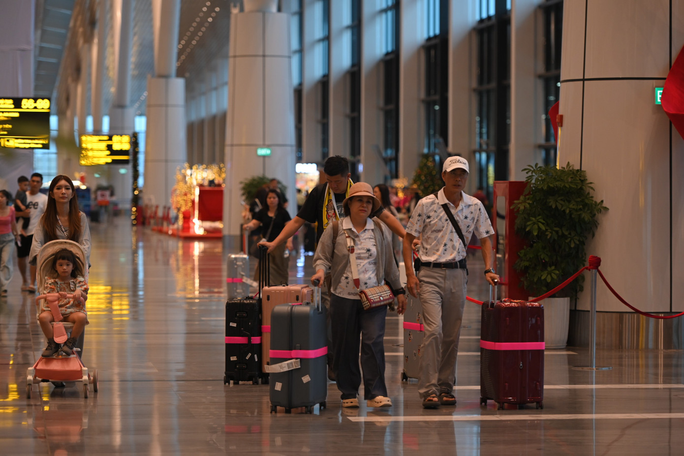 135.000 khách qua sân bay Tân Sơn Nhất ngày cao điểm Tết Dương lịch- Ảnh 1.