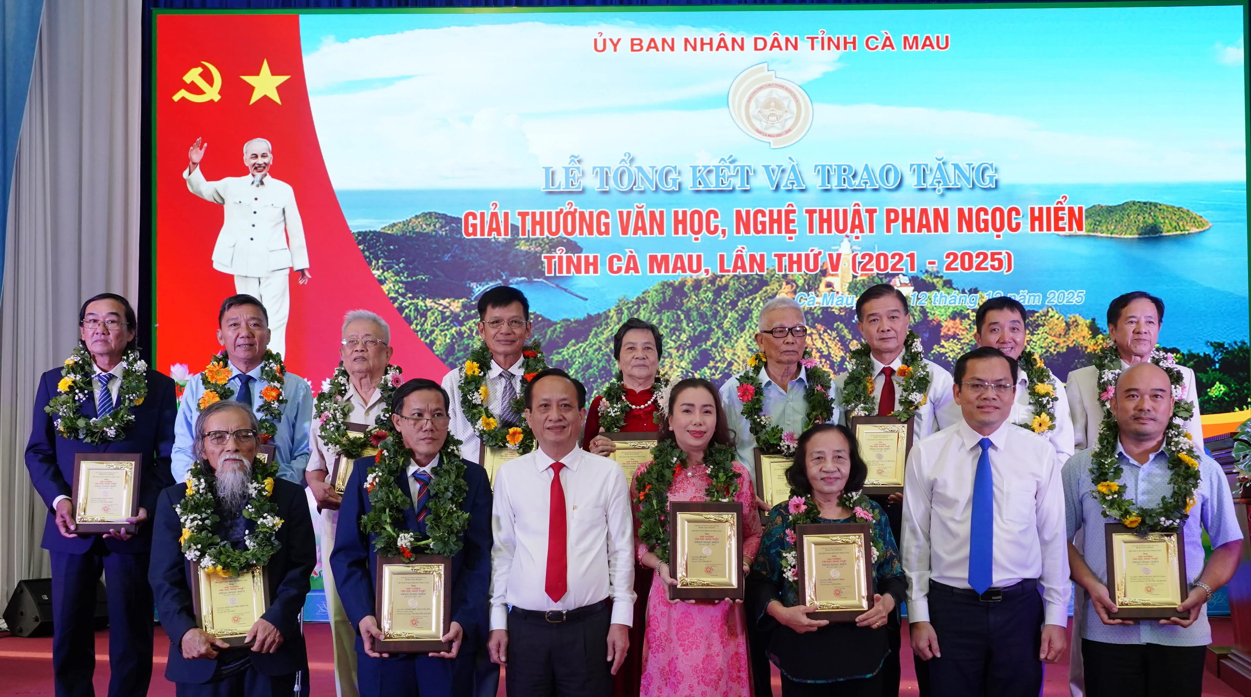 14 tác phẩm đoạt giải thưởng Văn học nghệ thuật Phan Ngọc Hiển lần thứ 5- Ảnh 1. 14 tác phẩm đoạt giải thưởng Văn học nghệ thuật Phan Ngọc Hiển lần thứ 5- Ảnh 1.