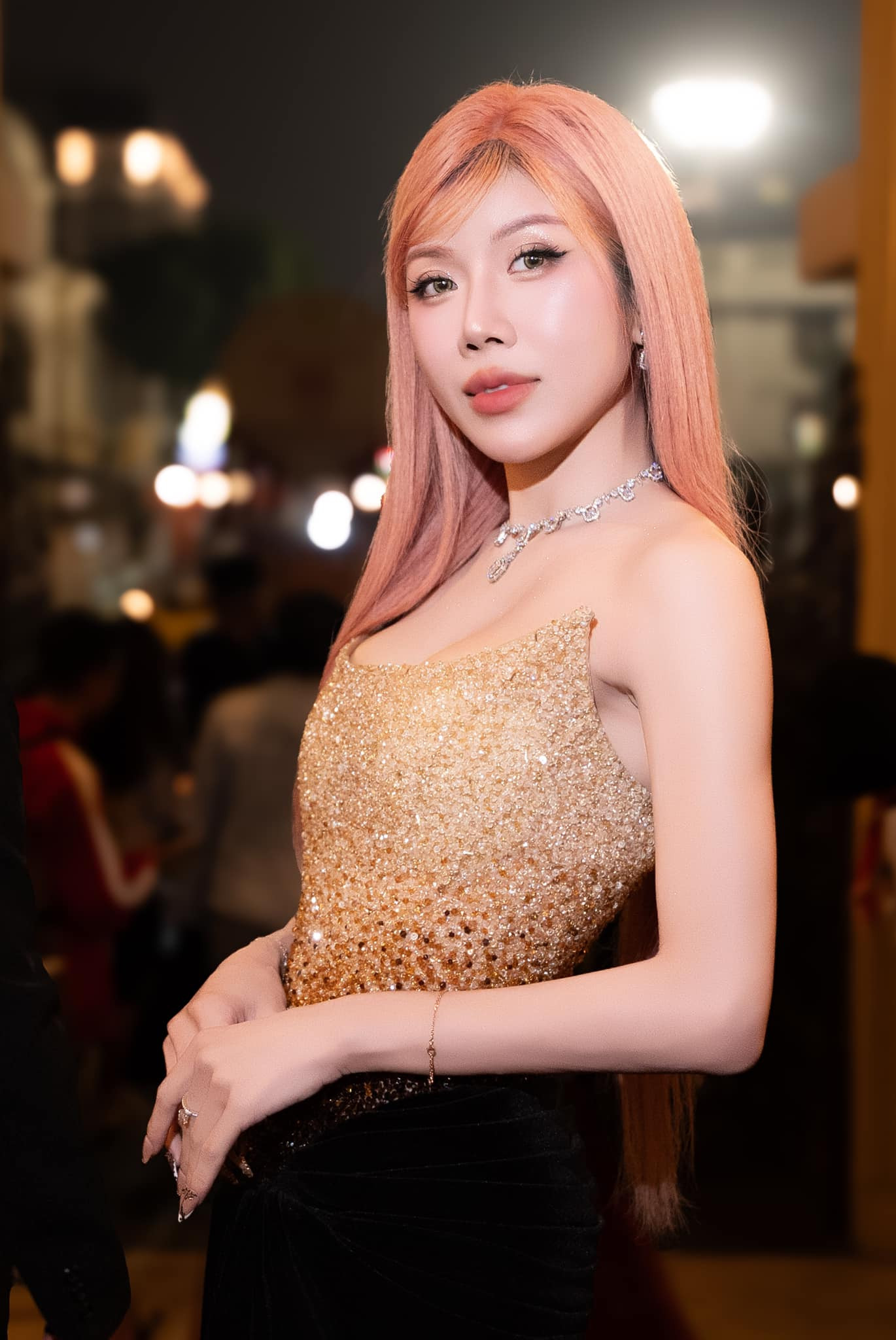 Cháu gái Đại sứ đặc mệnh toàn quyền của Việt Nam: 17 tuổi đã nổi tiếng, tài năng xuất chúng đáng gờm- Ảnh 3.