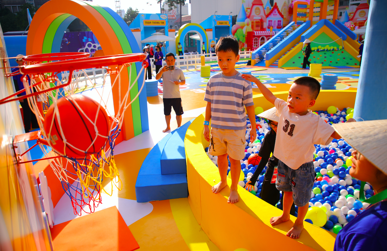 1764531167 880 Khoanh khac vang tai Sundate Hang ngan gia dinh Viet