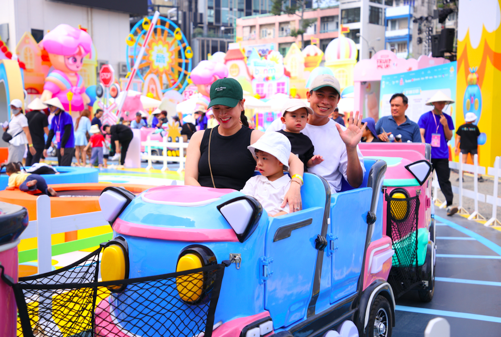 1764531172 127 Khoanh khac vang tai Sundate Hang ngan gia dinh Viet