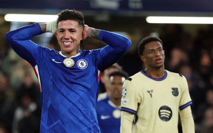 10 người Chelsea cầm chân Arsenal  - Ảnh 4.