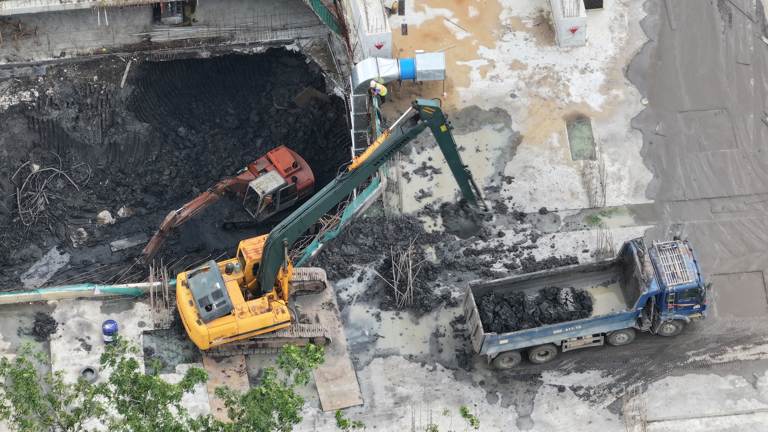 Thâm nhập “đại công trường” san lấp trái phép - Ảnh 3.