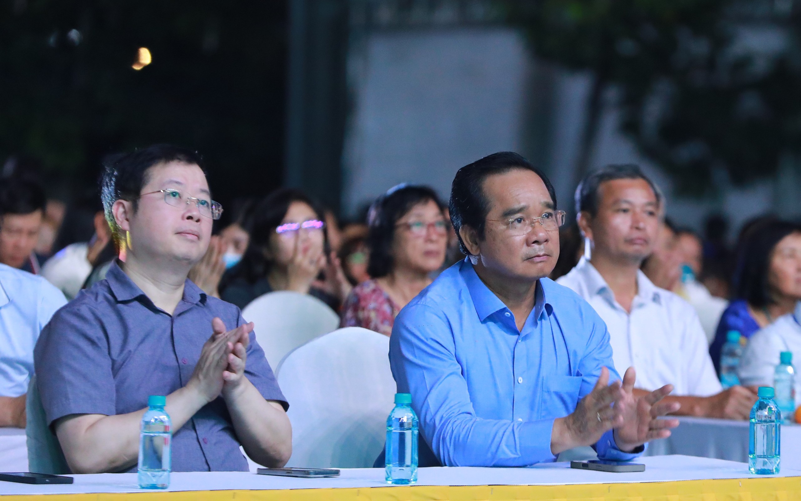 'Nghĩa tình phương Nam' góp hơn 25 tỉ đồng ủng hộ đồng bào miền Trung- Ảnh 2.