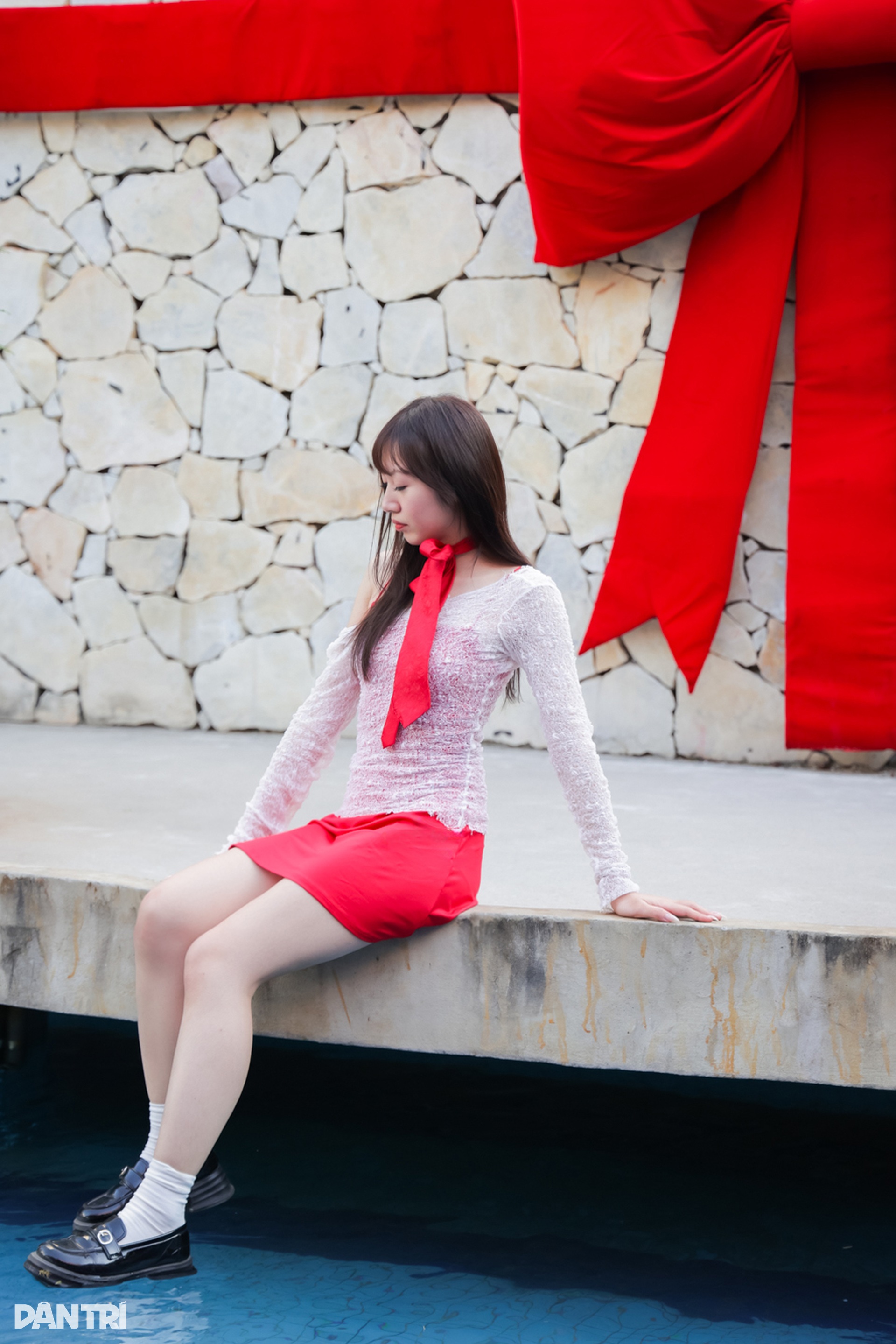 Thiếu nữ Hà Nội lên đồ xinh lung linh cho mùa Giáng sinh - 4