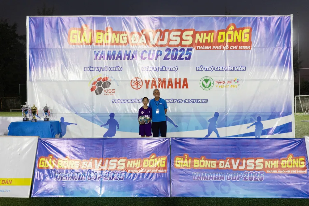 hon-nhien-giac-mo-chuyen-nghiep-o-giai-bong-da-nhi-dong-tp-hcm (2).jpg