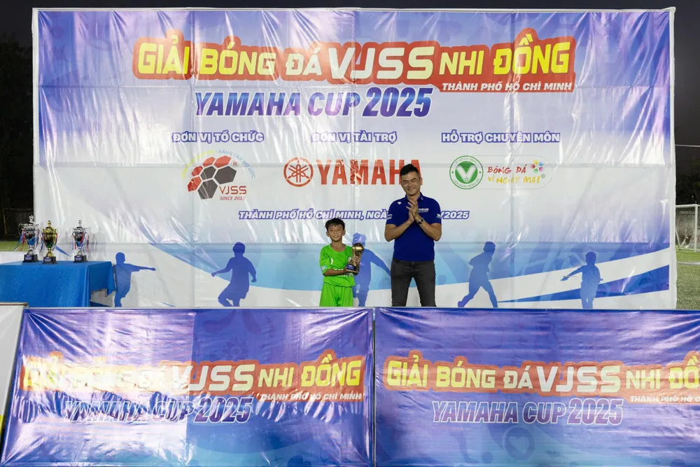 hon-nhien-giac-mo-chuyen-nghiep-o-giai-bong-da-nhi-dong-tp-hcm (4).jpg