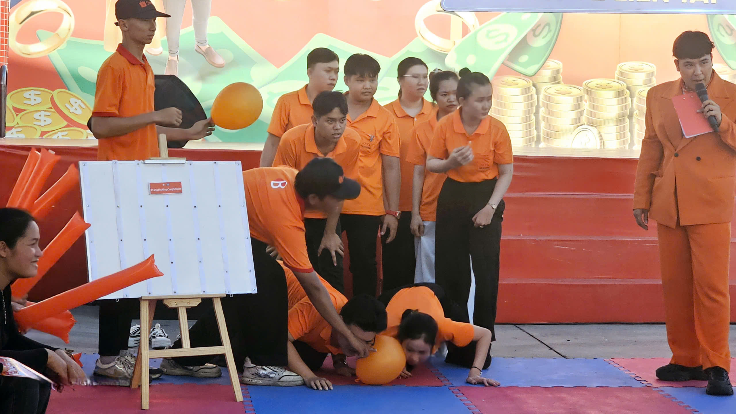 Tham dự chương trình 