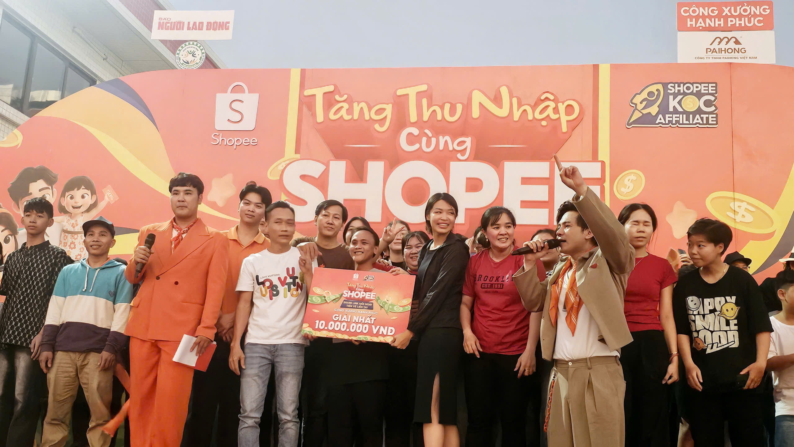 Tham dự chương trình 