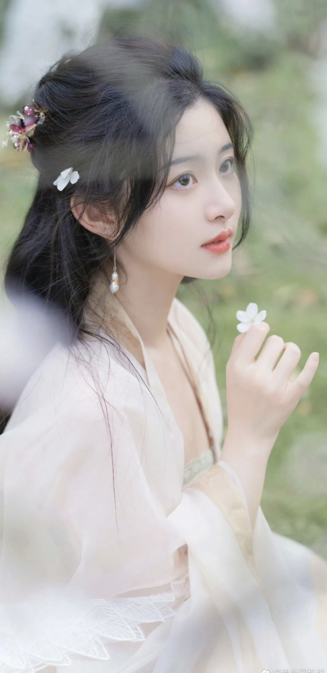 Triệu Tình giả trai gây sốt với tạo hình mặt mộc đỉnh cao Trong phim mới - Ảnh 3. Triệu Tình giả trai gây sốt với tạo hình mặt mộc đỉnh cao Trong phim mới - Ảnh 3.