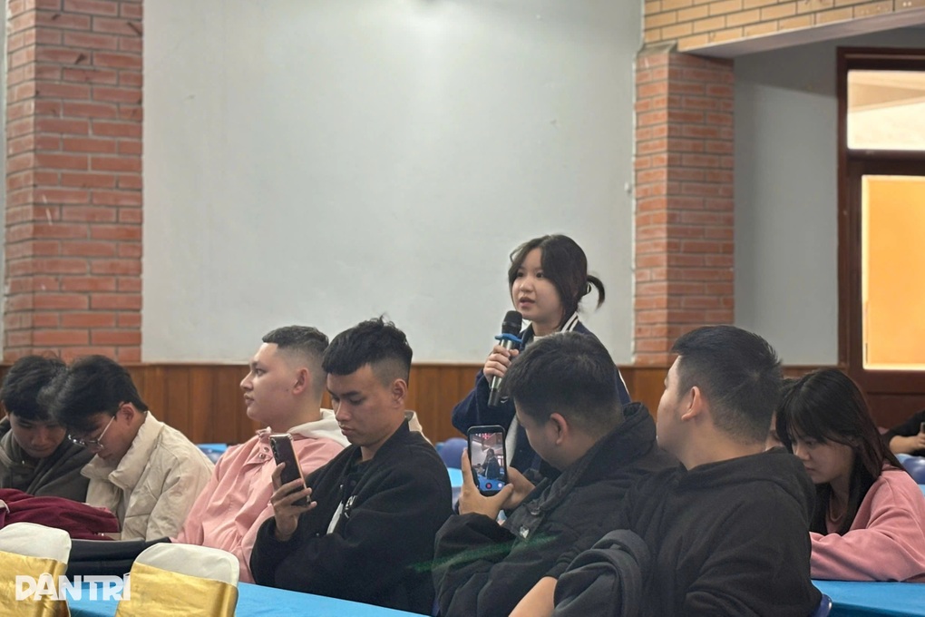 Hiệu trưởng Cao đẳng Du lịch nêu lý do không ghi rõ số tiền bồi dưỡng A80 - 4