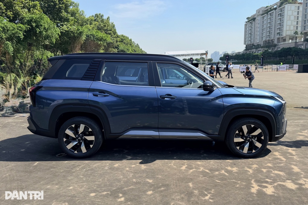 Mitsubishi Destinator ra mắt khách Việt, gầm cao 7 chỗ giá từ 780 triệu - 2