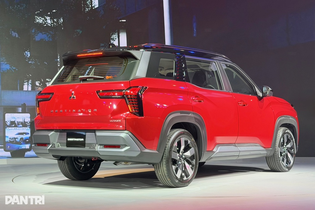 Mitsubishi Destinator ra mắt khách Việt, gầm cao 7 chỗ giá từ 780 triệu - 4