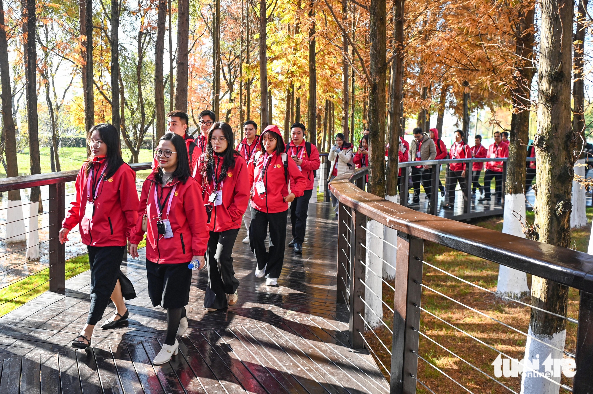 Gần 200 đại biểu thanh niên Việt Nam tham gia 'Hành trình đỏ nghiên cứu, học tập tại Trung Quốc' 3 Gần 200 đại biểu thanh niên Việt Nam tham gia 'Hành trình đỏ nghiên cứu, học tập tại Trung Quốc' - Ảnh 4.