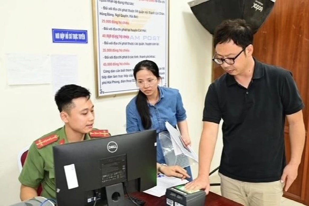 Công an Hải Phòng tăng tốc số hóa dữ liệu dân cư, nâng chất lượng phục vụ - 2