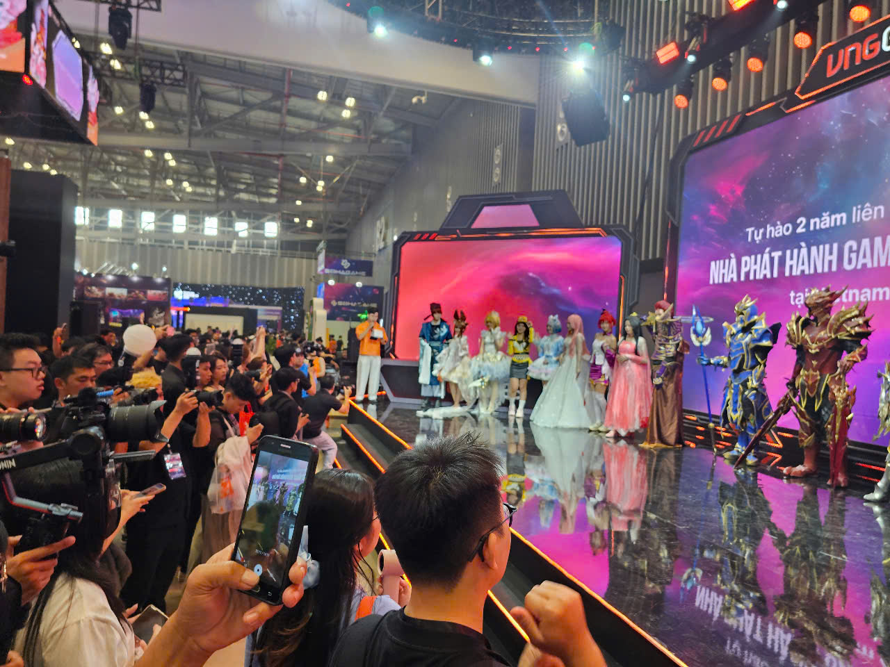 Hàng ngàn game thủ tụ hội tại sự kiện game lớn nhất Việt Nam năm 2025 4 Hàng ngàn game thủ tụ hội tại sự kiện game lớn nhất Việt Nam năm 2025 - Ảnh 4.