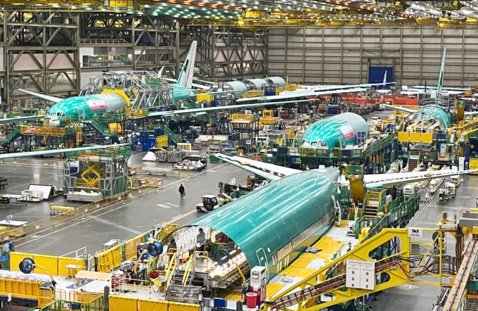 Máy bay được lắp rạp từng phần trong nhà máy Everett. Ảnh: Anh Duy