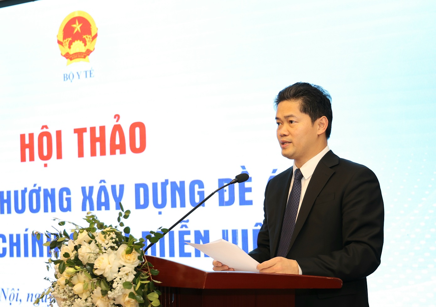 Bộ Y tế xây dựng ‘gói dịch vụ y tế cơ bản thuộc phạm vi miễn phí’, từng bước thực hiện miễn viện phí - Ảnh 2.