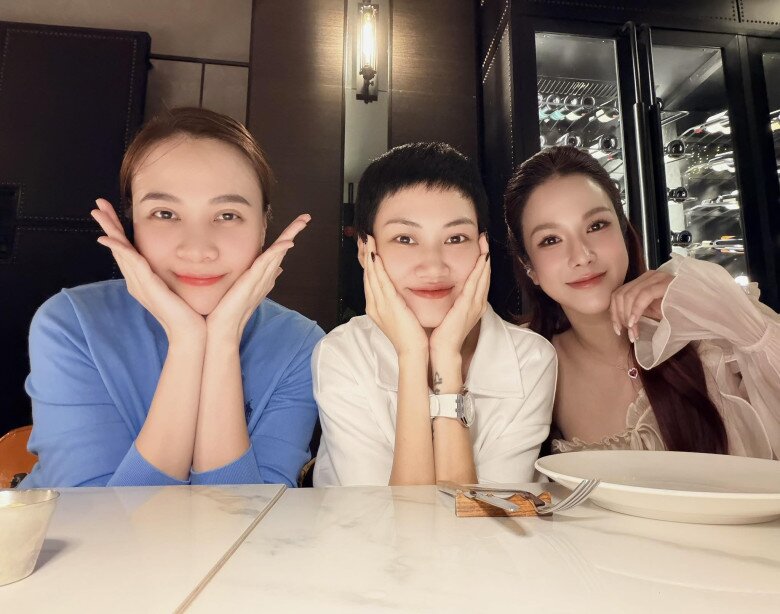 Sao Việt 24h: Phạm Hương đăng bàn tiệc Lễ Tạ ơn rực rỡ trong biệt thự 1000m2 tại Mỹ, khoe cuộc sống viên mãn ở trời Tây 11 Sao Việt 24h: Phạm Hương đăng bàn tiệc Lễ Tạ ơn rực rỡ trong biệt thự 1000m2 tại Mỹ, khoe cuộc sống viên mãn ở trời Tây - 10