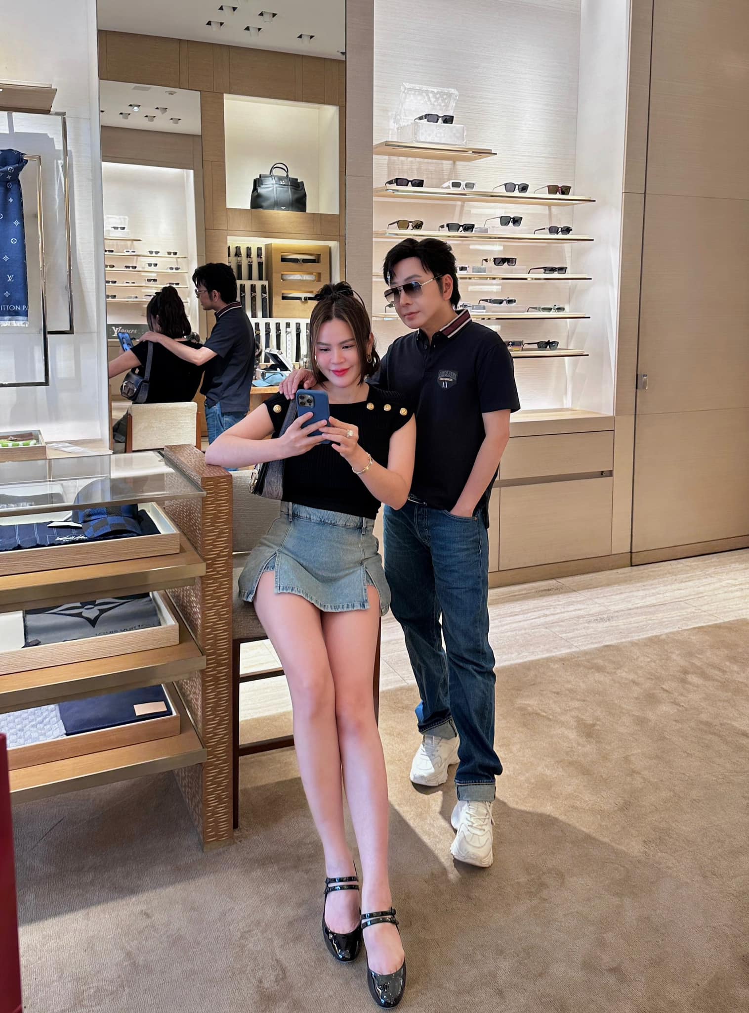 Nam NSƯT 53 tuổi được vợ đại gia sinh con cho, đón về ở biệt thự 200 tỷ đồng, yêu hết lòng mặc gièm pha- Ảnh 4.