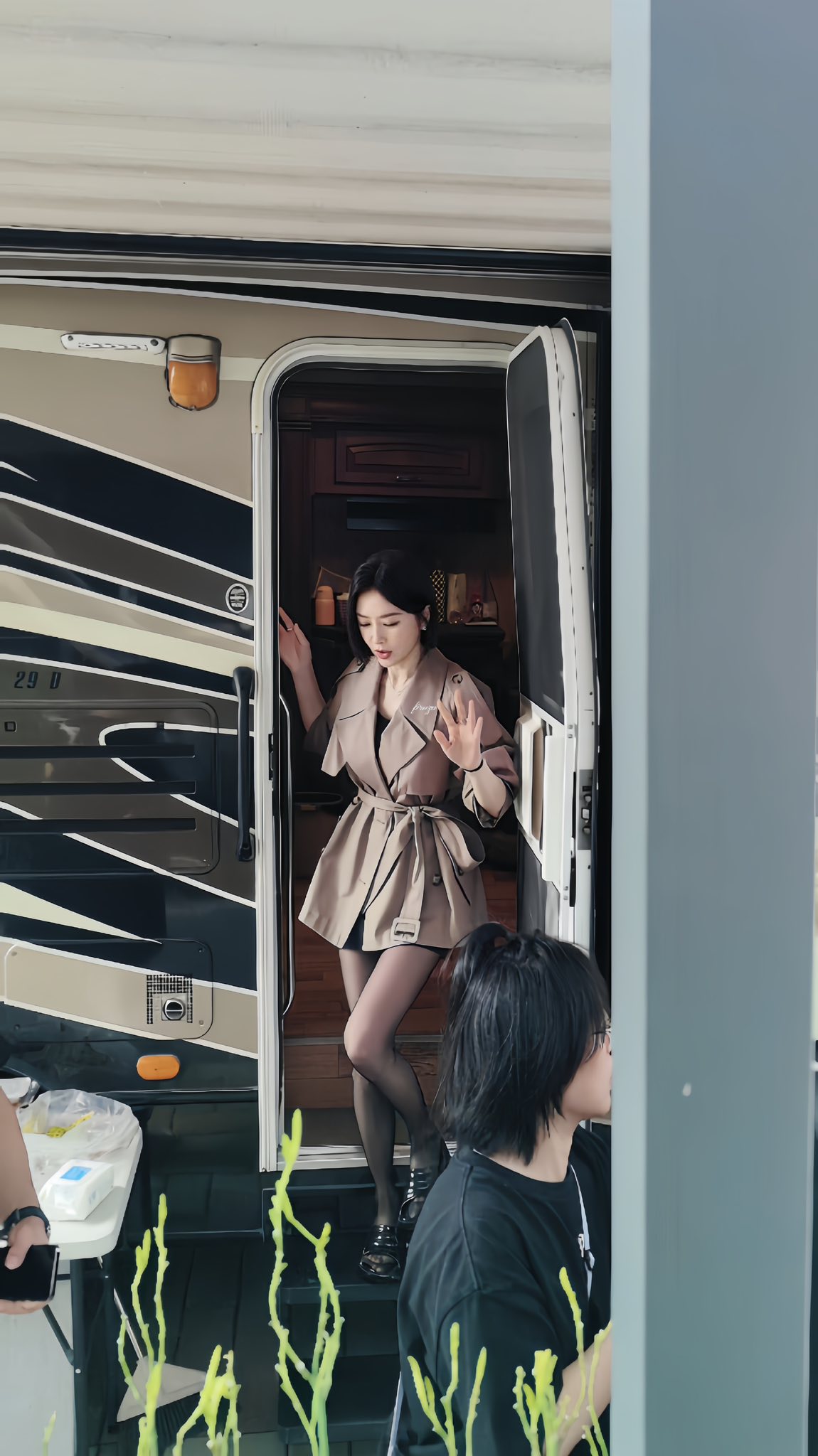 Hãy nhìn mình tinh này định nghĩa lại 2 từ mỹ nhân: Người đẹp mặc gì cũng đẹp, visual không gì sánh nổi- Ảnh 6.