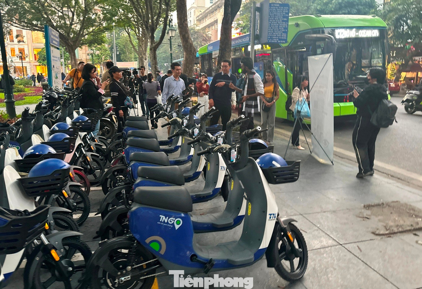 Xe đạp điện công cộng lần đầu có mặt tại Hà Nội: Pin tháo rời, chạy 90 km mỗi lần sạc- Ảnh 2.