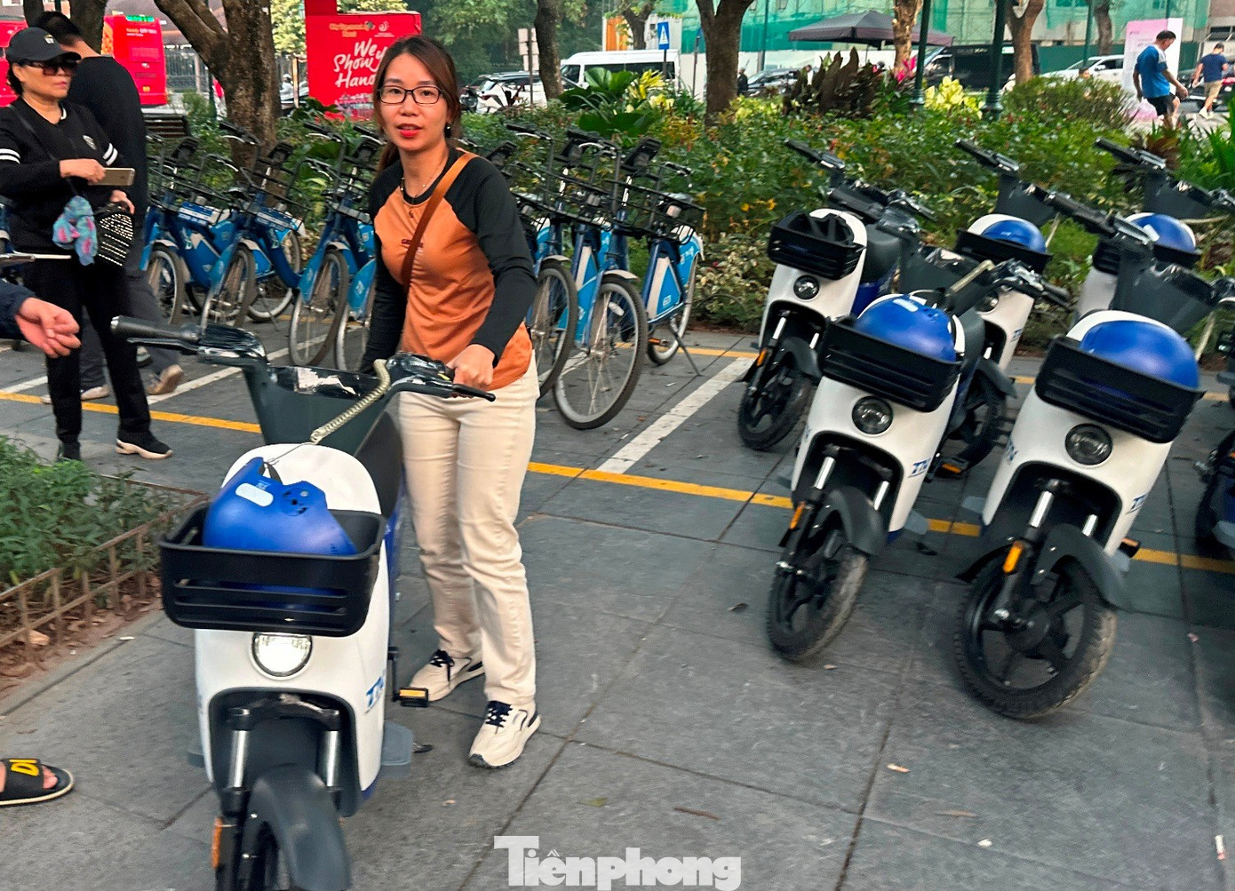 Xe đạp điện công cộng lần đầu có mặt tại Hà Nội: Pin tháo rời, chạy 90 km mỗi lần sạc- Ảnh 5.