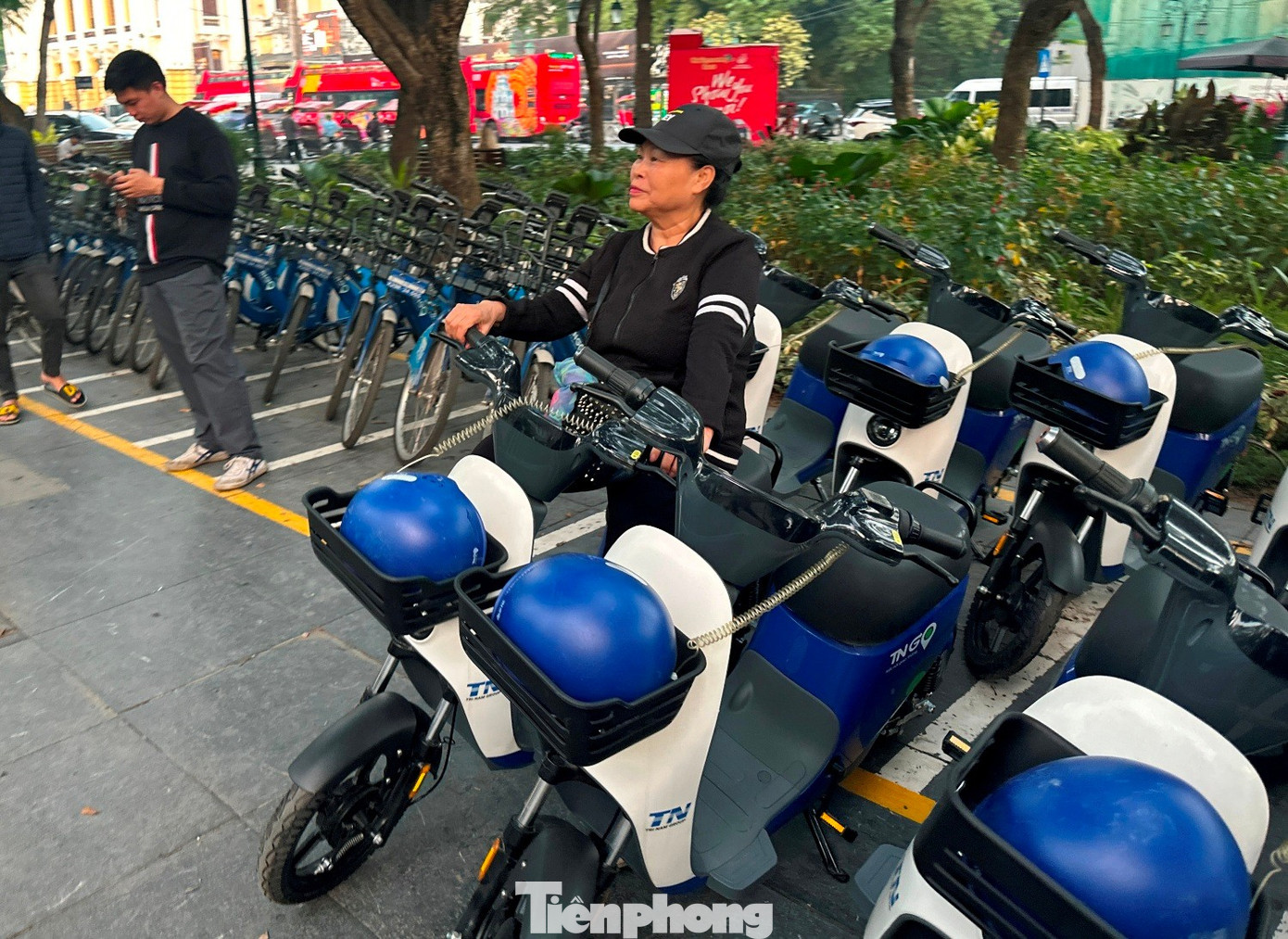 Xe đạp điện công cộng lần đầu có mặt tại Hà Nội: Pin tháo rời, chạy 90 km mỗi lần sạc- Ảnh 7.