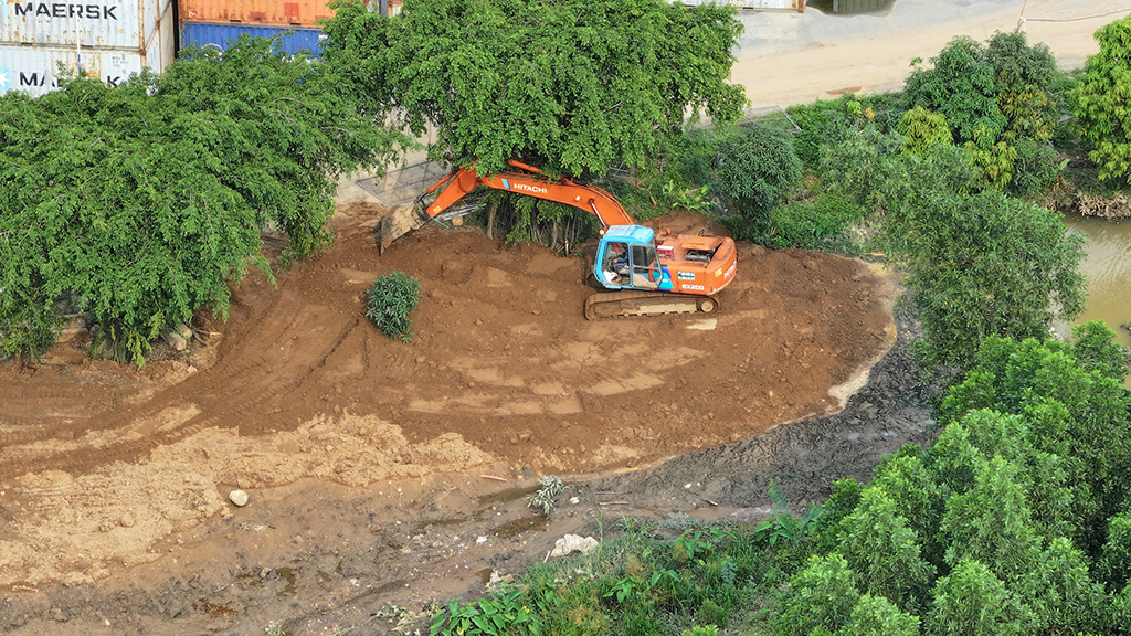 Thâm nhập 'đại công trường' san lấp trái phép: San lấp vô tội vạ - Ảnh 2.