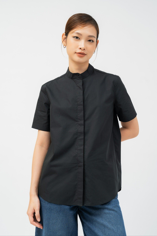 Diện áo cổ trụ để vừa thanh lịch, vừa khoe được thần thái sang chảnh- Ảnh 2. Diện áo cổ trụ để vừa thanh lịch, vừa khoe được thần thái sang chảnh- Ảnh 2.