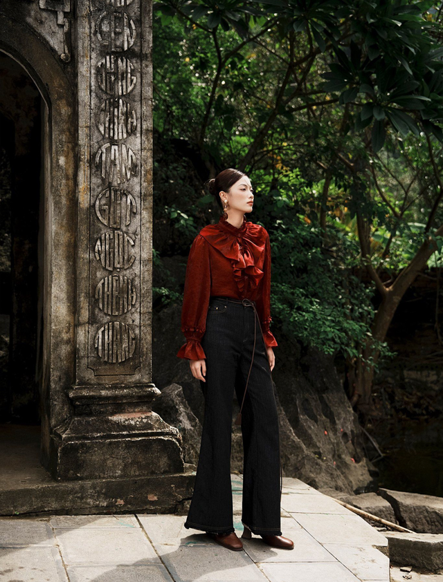 Diện áo cổ trụ để vừa thanh lịch, vừa khoe được thần thái sang chảnh- Ảnh 7. Diện áo cổ trụ để vừa thanh lịch, vừa khoe được thần thái sang chảnh- Ảnh 7.