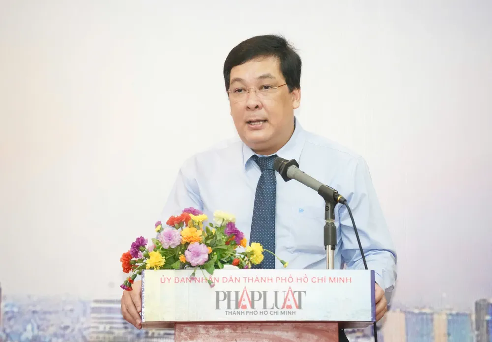 Nhà báo Nguyễn Thái Bình, Phó Tổng Biên tập Báo Pháp Luật TP.HCM, Trưởng Ban tổ chức cuộc thi ảnh “TP.HCM - Sắc màu mới” lần 2. Ảnh: THUẬN VĂN cuộc thi ảnh (9).jpg