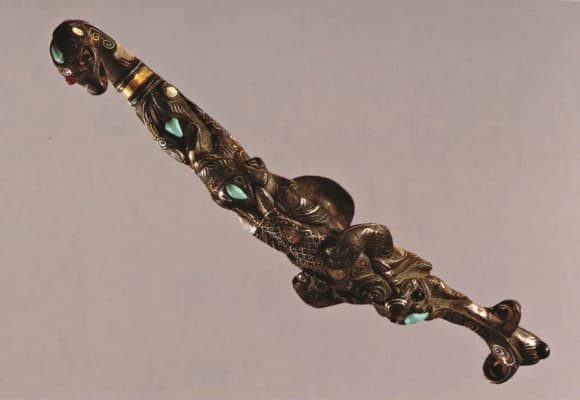 rắn đen mắt đỏ, đồ cổ, cổ vật, rồng