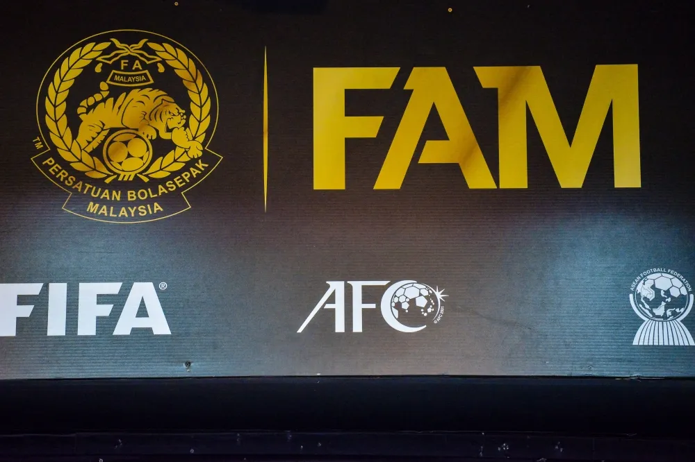 choang-vang-fifa-bi-chi-trich-vi-trung-phat-nang-7-cau-thu-nhap-tich-malaysia (1).jpg